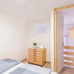 Apartamento 2 Bedroom Flat In Nyar Str., Boutique, Budapest