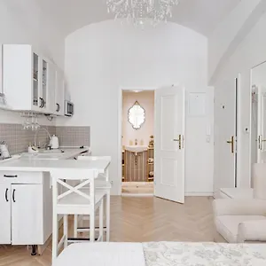 Apartament With The Lions Czechy